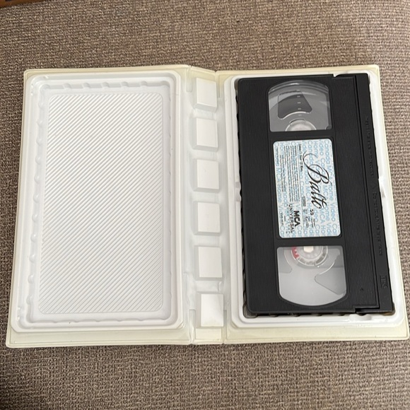 5/$25 Vintage Balto VHS Animation Movie 1995 Universal Kevin Bacon Phil Collin’s - Picture 3 of 4